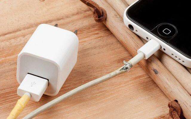 Dây sạc iphone cứ bị đứt