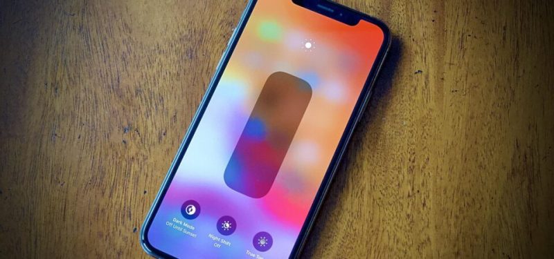 Cách tắt tính năng tự động chỉnh sáng trên iPhone