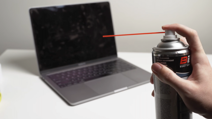 Top 4 cách vệ sinh bàn phím MacBook đúng cách bạn nên biết