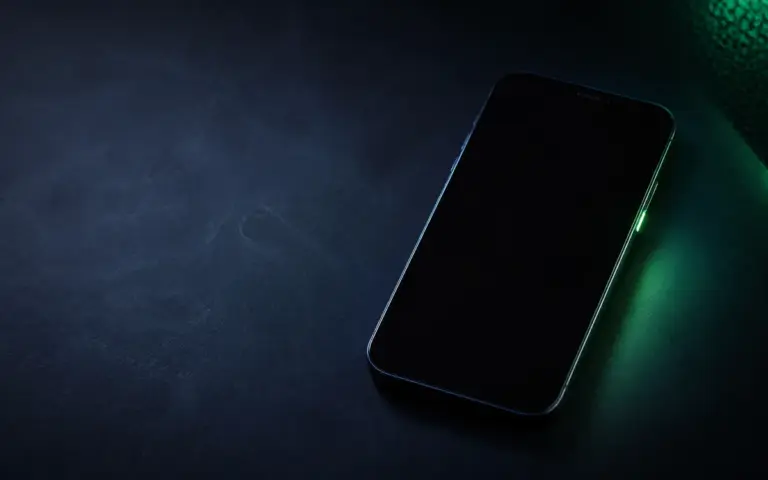iPhone màn hình đen không lên nguồn trên nền tối